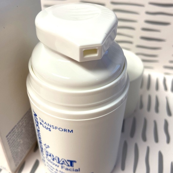 NIB OLEHENRIKSEN PHAT Glow Facial™ Mask - Picture 6 of 7